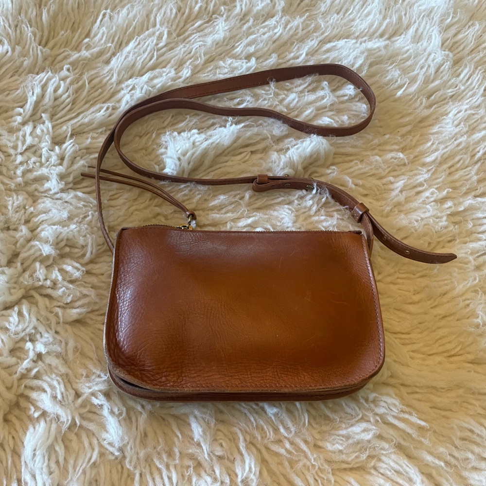 Madewell | the Simple Crossbody Bag ~ English Saddle - Picture 1 of 7